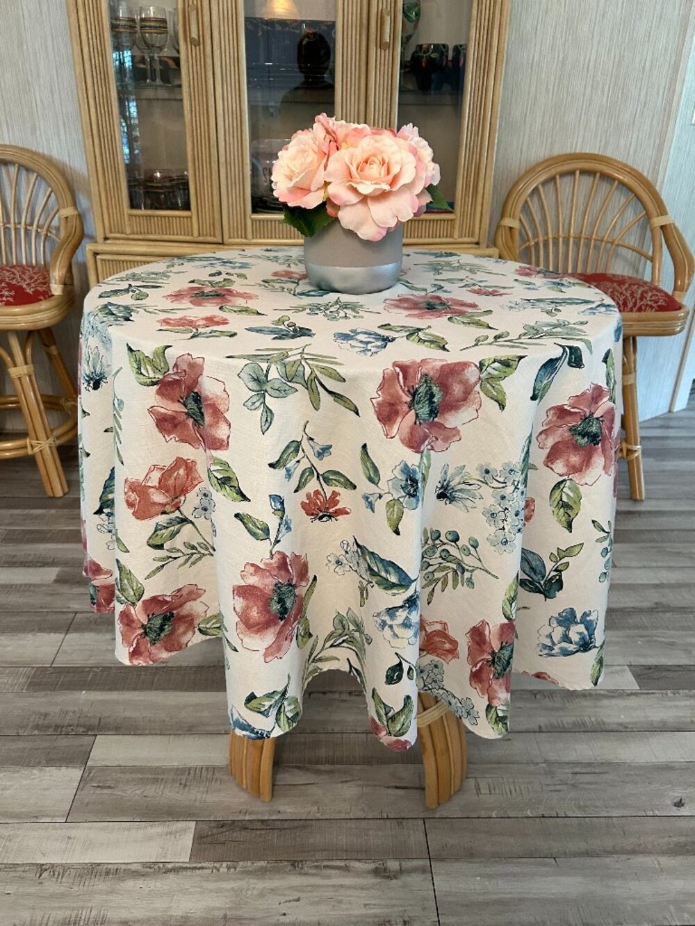 Better Homes & Gardens Floral Cotton Polyester Tablecloth 66" Round